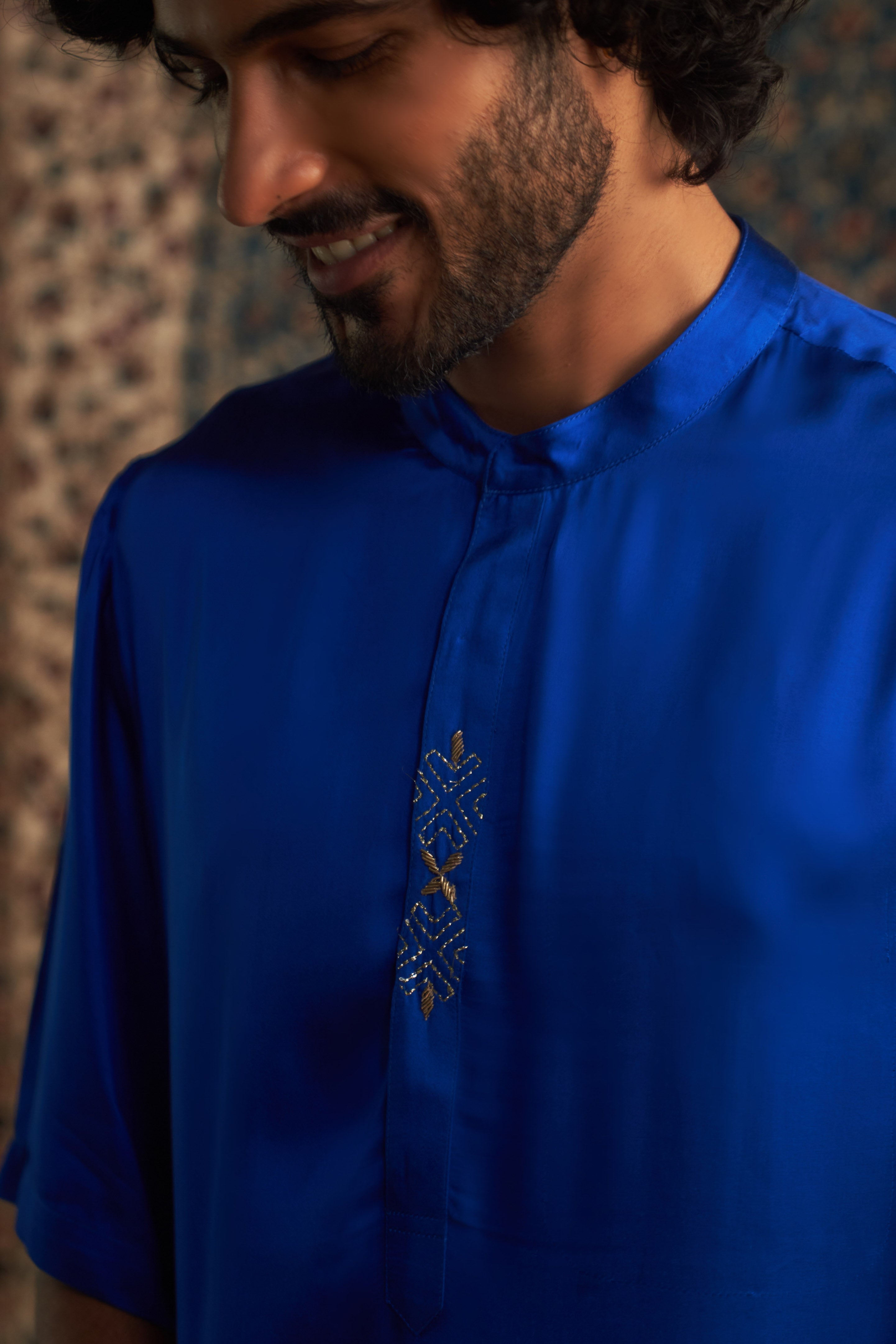 CY Charkhee Blue Short Sleeve Kurta Set Closeup 2