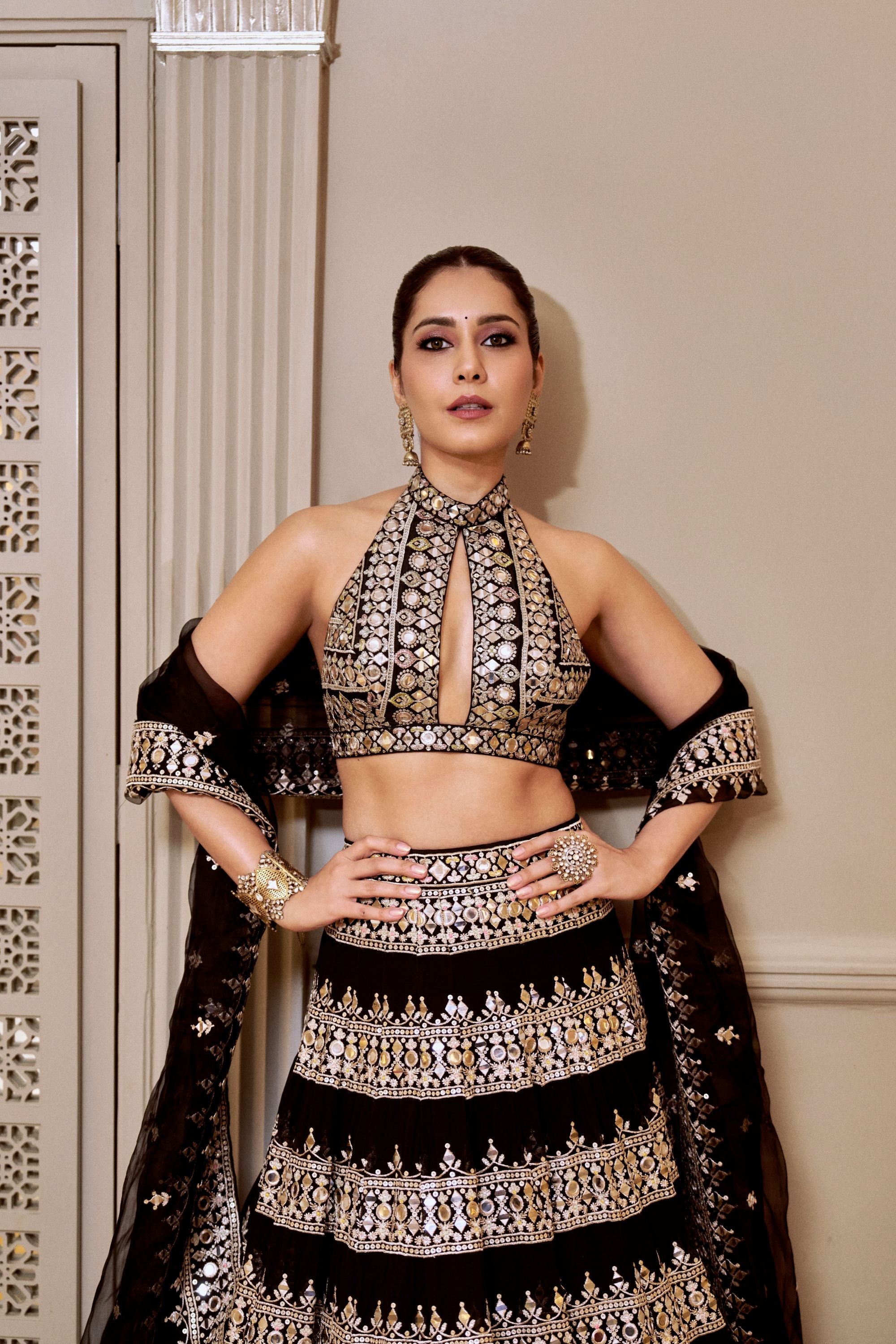 CY Gopi Vaid Raashi Khanna In Farheen Lehenga Closeup 1