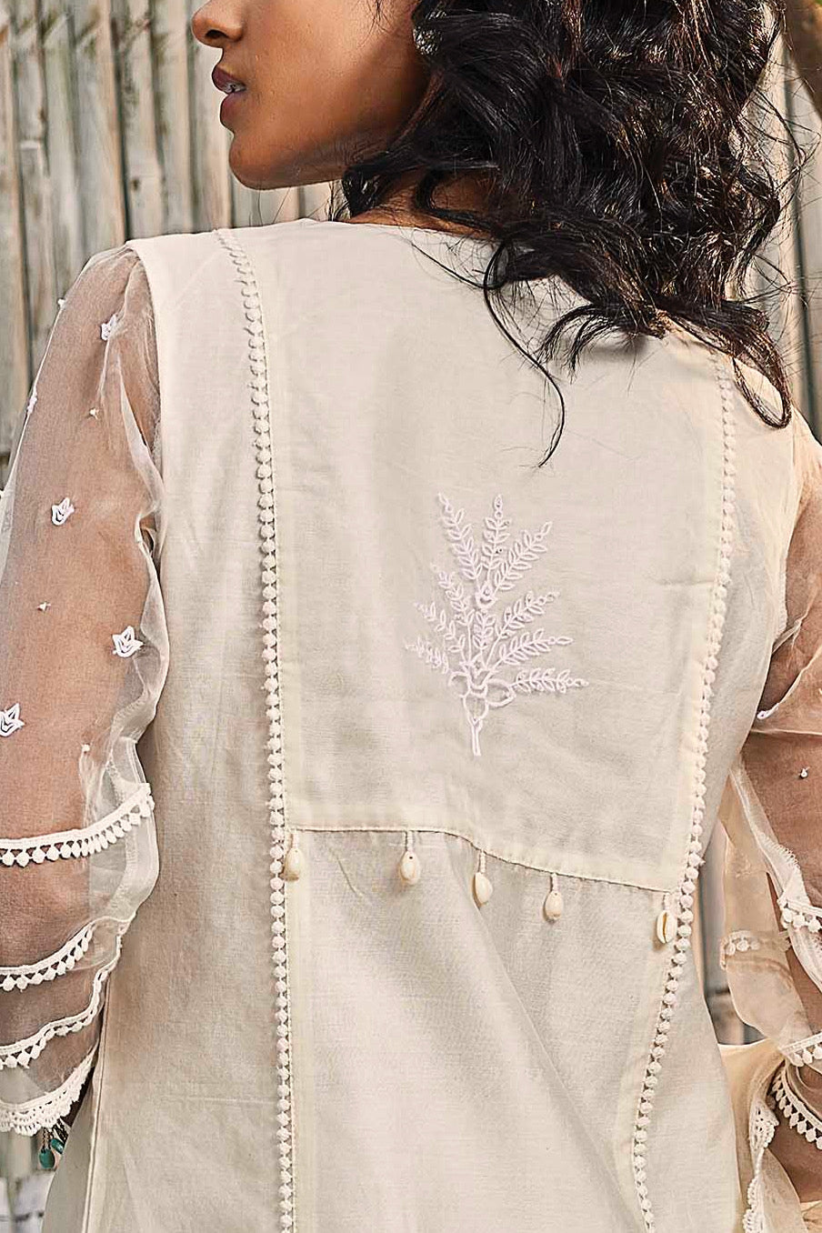 CY Charkhee Shell White Chanderi Gathered Kurta With Pant Closeup 2