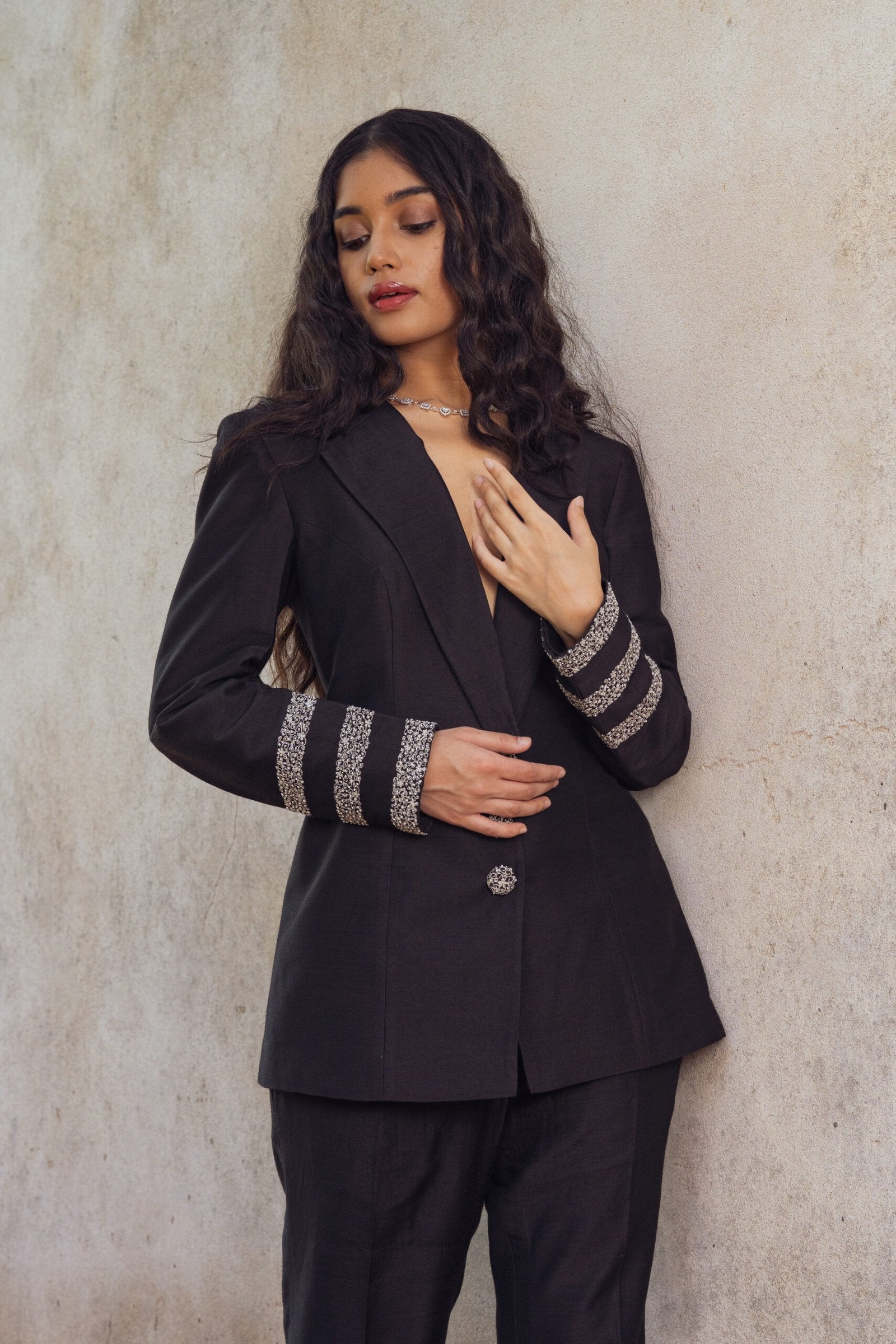 CY Kavita Agarwal Classic Black Pant Suit Closeup 3