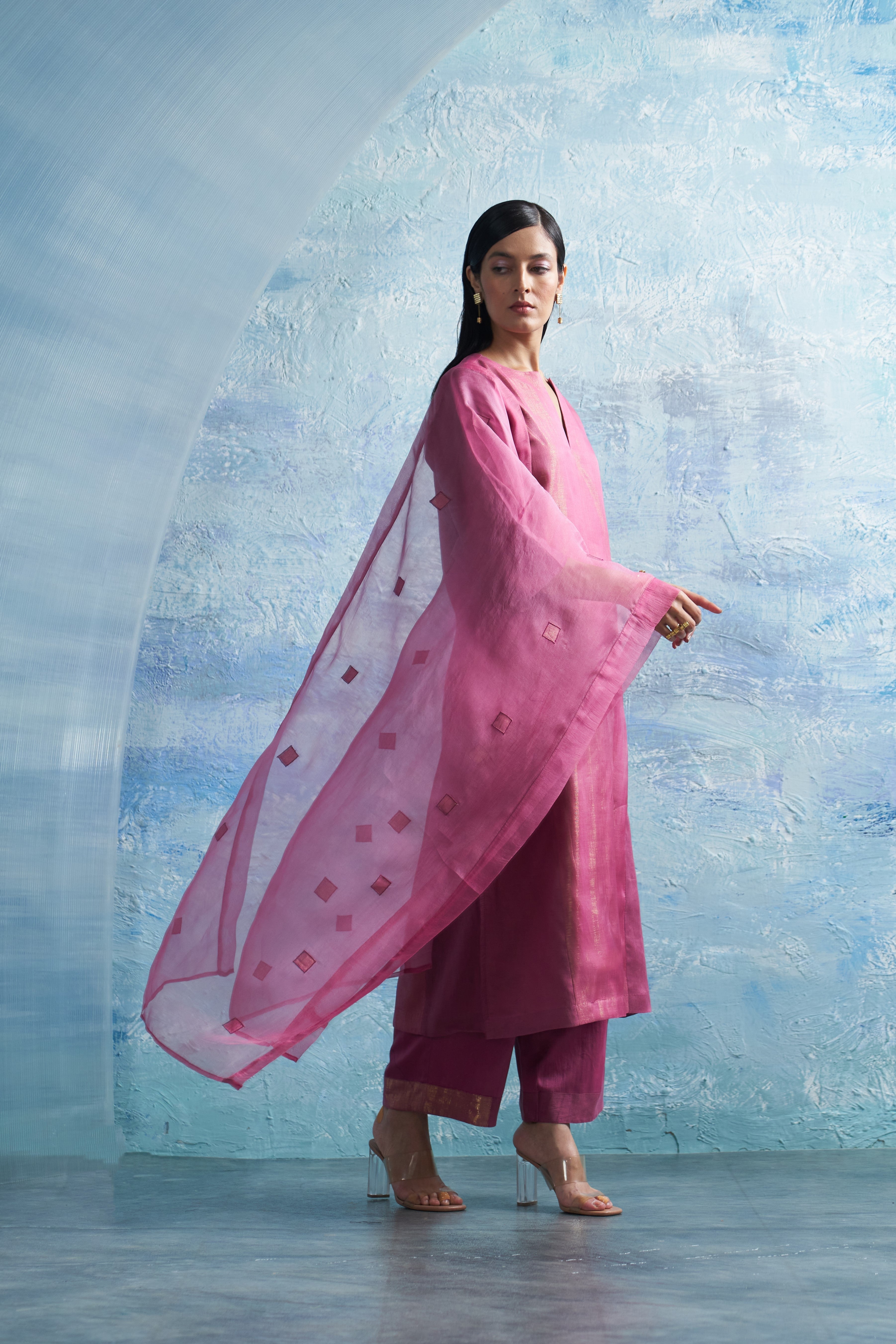 CY Charkhee Aura Grape Pink Kurta Side 2