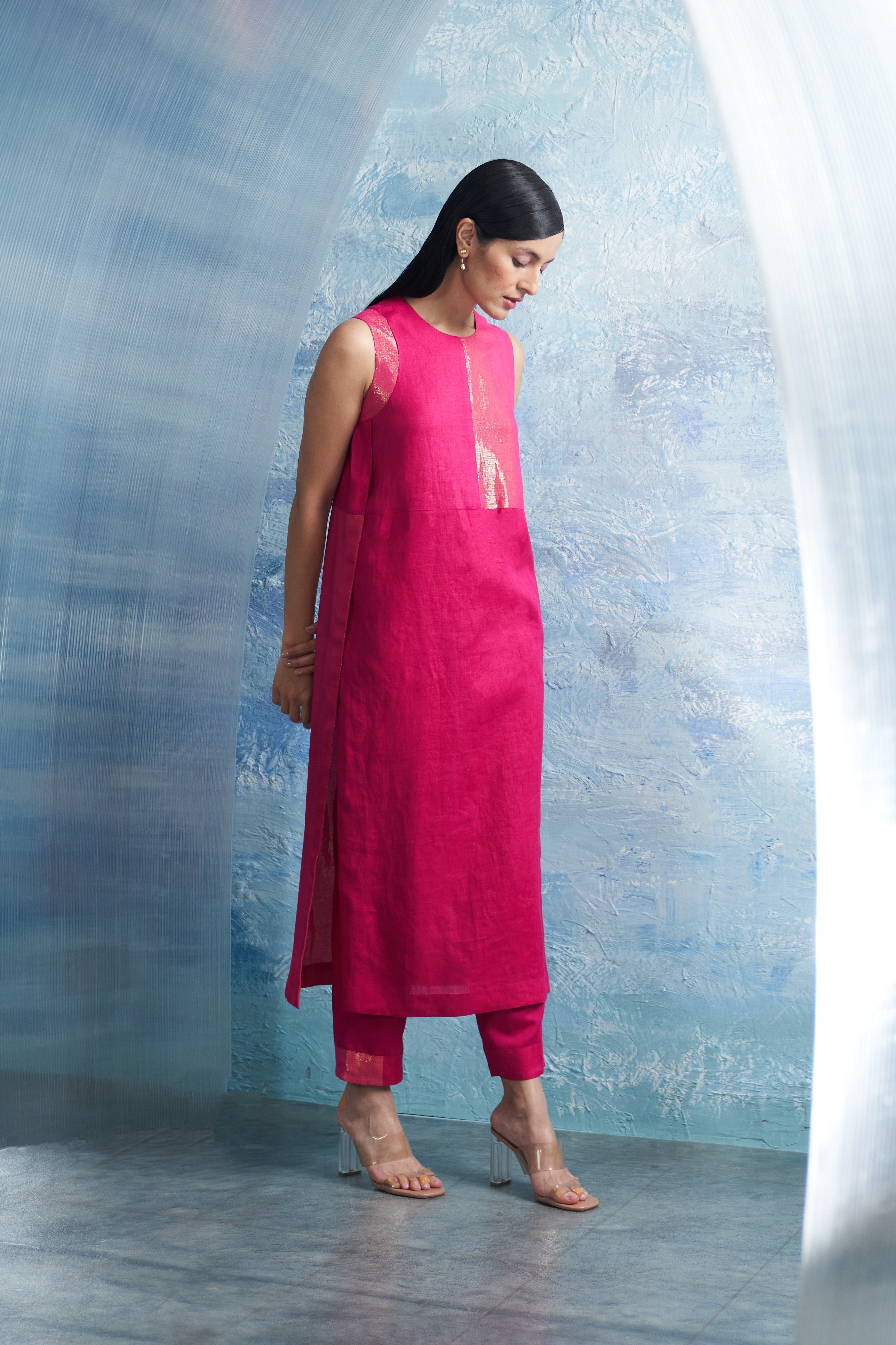 CY Charkhee Aura Fuchsia Pink Sleeveless Kurta Side 2