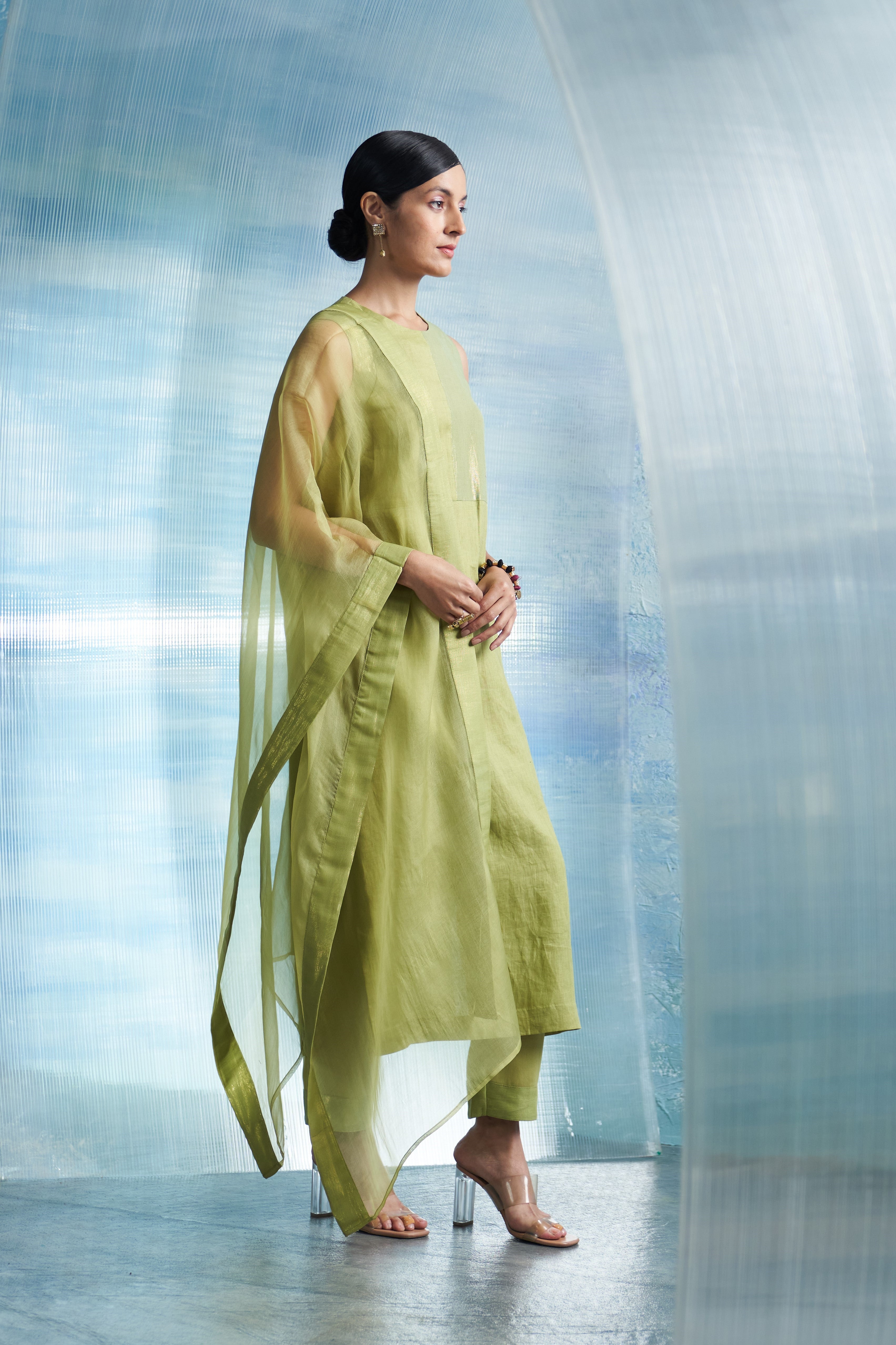 CY Charkhee Aura Sheen Green Sleeveless Kurta Side 1