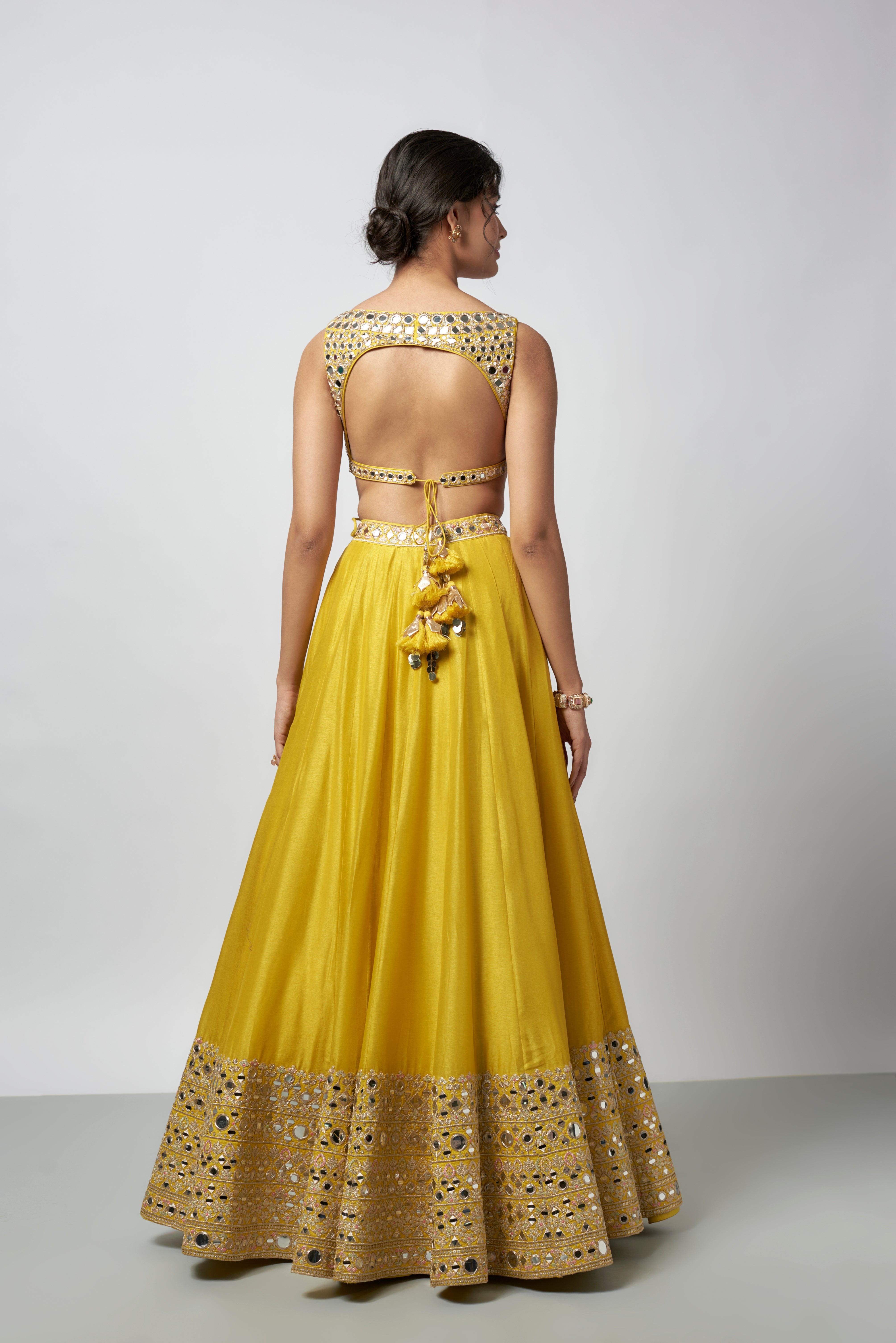 CY Gopi Vaid Kangana Lehenga Set Back 1